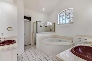 8720 Racquet Club Dr, Fort Worth, TX 76120 - Photo 17