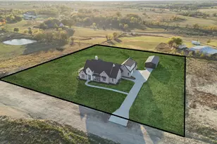 711 Hummingbird Ln, Justin, TX 76247 - Photo 39