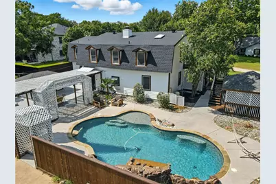 1323 Dublin Street, Grapevine, TX 76051 - Photo 1