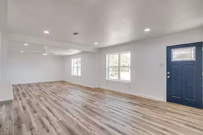 521 Mesquite Avenue, Crowley, TX 76036 - Photo 5