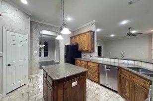 4008 Huron Ct, Granbury, TX 76048 - Photo 7