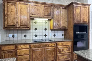 4008 Huron Ct, Granbury, TX 76048 - Photo 9