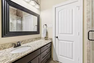 11236 Brady Oaks Ct, Fort Worth, TX 76135 - Photo 33