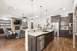 11236 Brady Oaks Ct, Fort Worth, TX 76135 - Photo 9