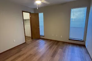 702 Matthews Ct, Arlington, TX 76012 - Photo 9