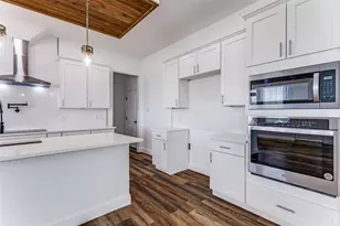 2612 Burchill Rd, Fort Worth, TX 76105 - Photo 9