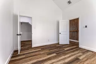 2612 Burchill Rd, Fort Worth, TX 76105 - Photo 15