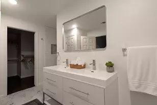 1406 Eastus Dr, Dallas, TX 75208 - Photo 7