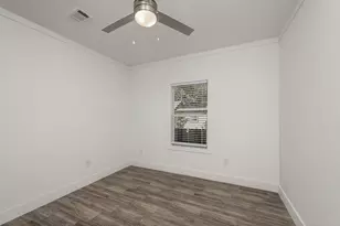 3733 Vineyard Dr, Dallas, TX 75212 - Photo 9