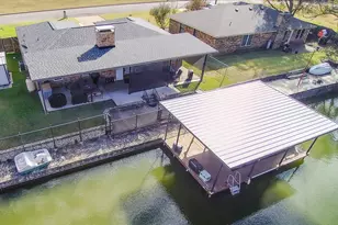 304 Tahiti Dr, Granbury, TX 76048 - Photo 1