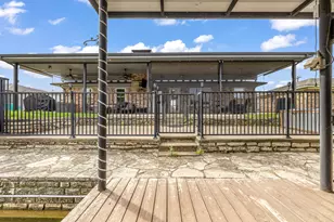 304 Tahiti Dr, Granbury, TX 76048 - Photo 23