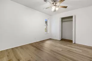 304 Tahiti Dr, Granbury, TX 76048 - Photo 19