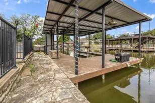 304 Tahiti Dr, Granbury, TX 76048 - Photo 35