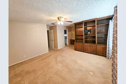 304 Tahiti Drive, Granbury, TX 76048 - Photo 9