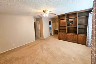 304 Tahiti Dr, Granbury, TX 76048 - Photo 9