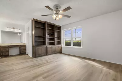 304 Tahiti Drive, Granbury, TX 76048 - Photo 13