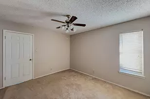 304 Tahiti Dr, Granbury, TX 76048 - Photo 15