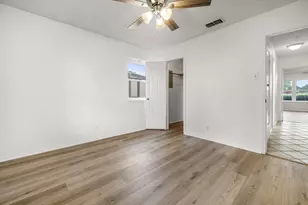 304 Tahiti Dr, Granbury, TX 76048 - Photo 21