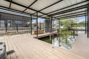 304 Tahiti Dr, Granbury, TX 76048 - Photo 31