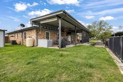 304 Tahiti Drive, Granbury, TX 76048 - Photo 27