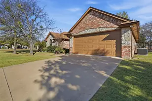 1700 Flagstone Ct, Granbury, TX 76049 - Photo 5