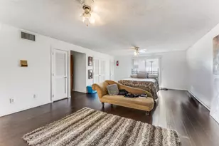 8517 Clover Meadow Dr, Dallas, TX 75243 - Photo 17