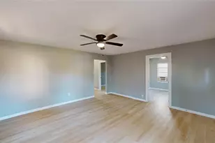 5729 Donnelly Ave, Fort Worth, TX 76107 - Photo 7