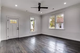 810 E Marvin Ave, Waxahachie, TX 75165 - Photo 3