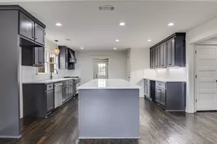 810 E Marvin Ave, Waxahachie, TX 75165 - Photo 5