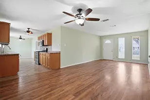 405 Marion Ln, Burleson, TX 76028 - Photo 5