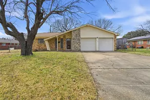 405 Marion Ln, Burleson, TX 76028 - Photo 1