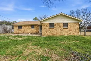 405 Marion Ln, Burleson, TX 76028 - Photo 13