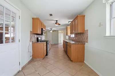 405 Marion Lane, Burleson, TX 76028 - Photo 7