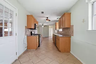 405 Marion Ln, Burleson, TX 76028 - Photo 7