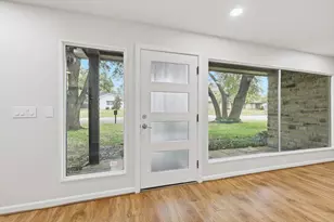 604 Donna Ln, Bedford, TX 76022 - Photo 3