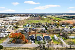 506 Broadway St, Whitesboro, TX 76273 - Photo 37