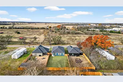 506 Broadway Street, Whitesboro, TX 76273 - Photo 1