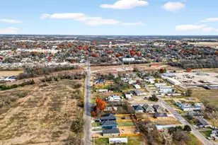 506 Broadway St, Whitesboro, TX 76273 - Photo 35