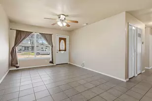 809 Milam Dr, Euless, TX 76039 - Photo 3