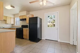 809 Milam Dr, Euless, TX 76039 - Photo 5