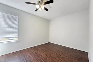 425 SW Thomas St, Burleson, TX 76028 - Photo 19