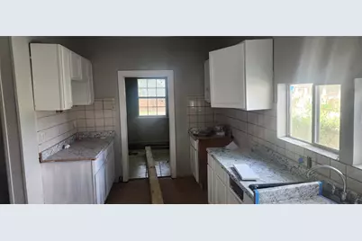 940 W 7th Street, Dallas, TX 75208 - Photo 11