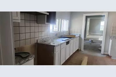 940 W 7th Street, Dallas, TX 75208 - Photo 9