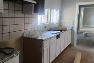 940 West 7th Street, Dallas, TX 75208 - Photo 9