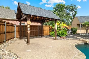 621 Trails End Ct, Hurst, TX 76054 - Photo 35