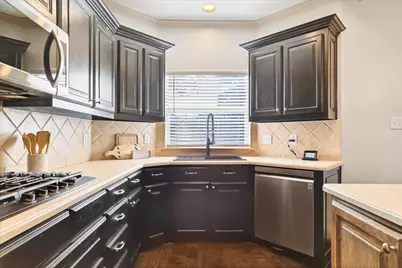 621 Trails End Court, Hurst, TX 76054 - Photo 5