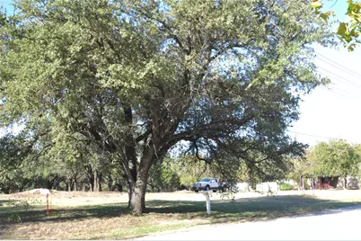 712 E Moore Street, Granbury, TX 76048 - Photo 5
