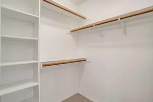 701 Stonebrooke Dr, Burleson, TX 76028 - Photo 23