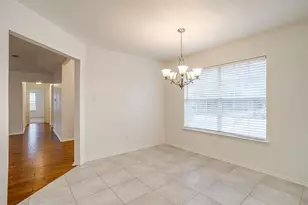 701 Stonebrooke Dr, Burleson, TX 76028 - Photo 9