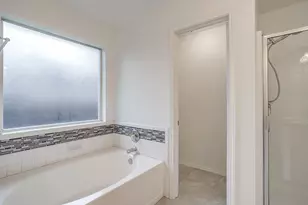 701 Stonebrooke Dr, Burleson, TX 76028 - Photo 21